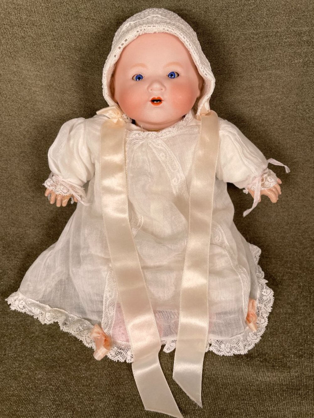Antique AM Dream Baby Doll 15.5" Bisque Head Blue Sleep Eyes Original Gown Baby